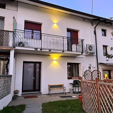 Casetta Con Giardino In Borgo Storico